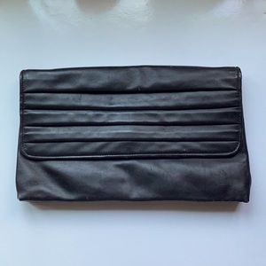 🦋3/$20 Vintage Filene’s Black Leather Clutch